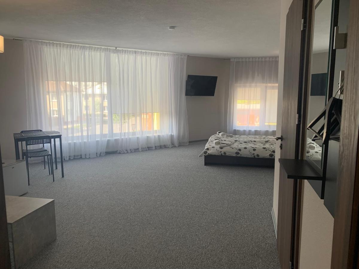 Hotel Marijampole Bagian luar foto
