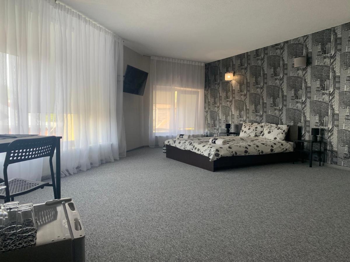 Hotel Marijampole Bagian luar foto