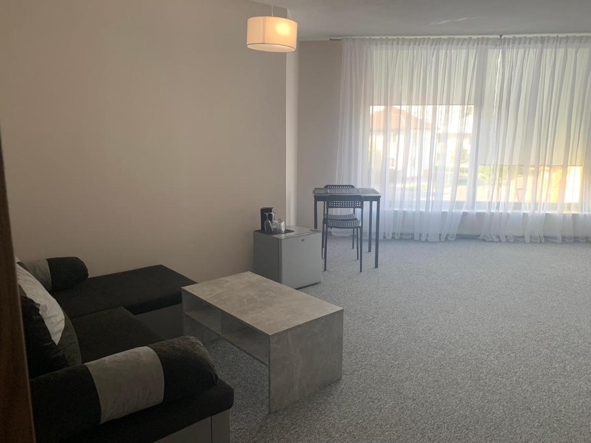 Hotel Marijampole Bagian luar foto